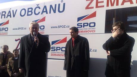 Volební kampa Strany práv oban Milo Zeman odstartoval pedstavením nového autobusu Zemák, s ním zane od pondlí objídt republiku.